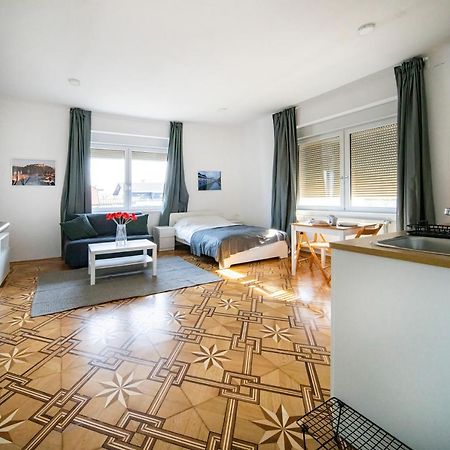 P & B Apartment Любляна Экстерьер фото