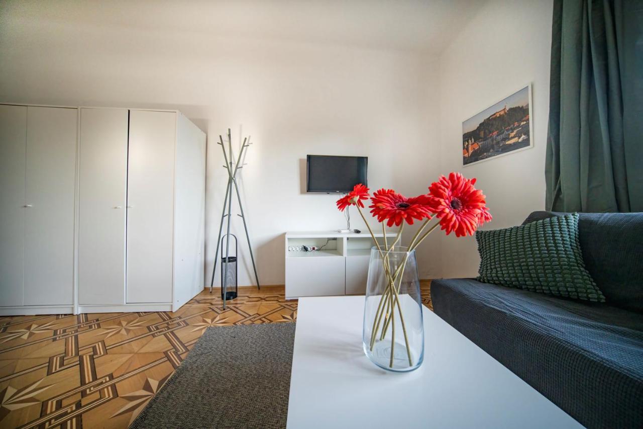 P & B Apartment Любляна Экстерьер фото