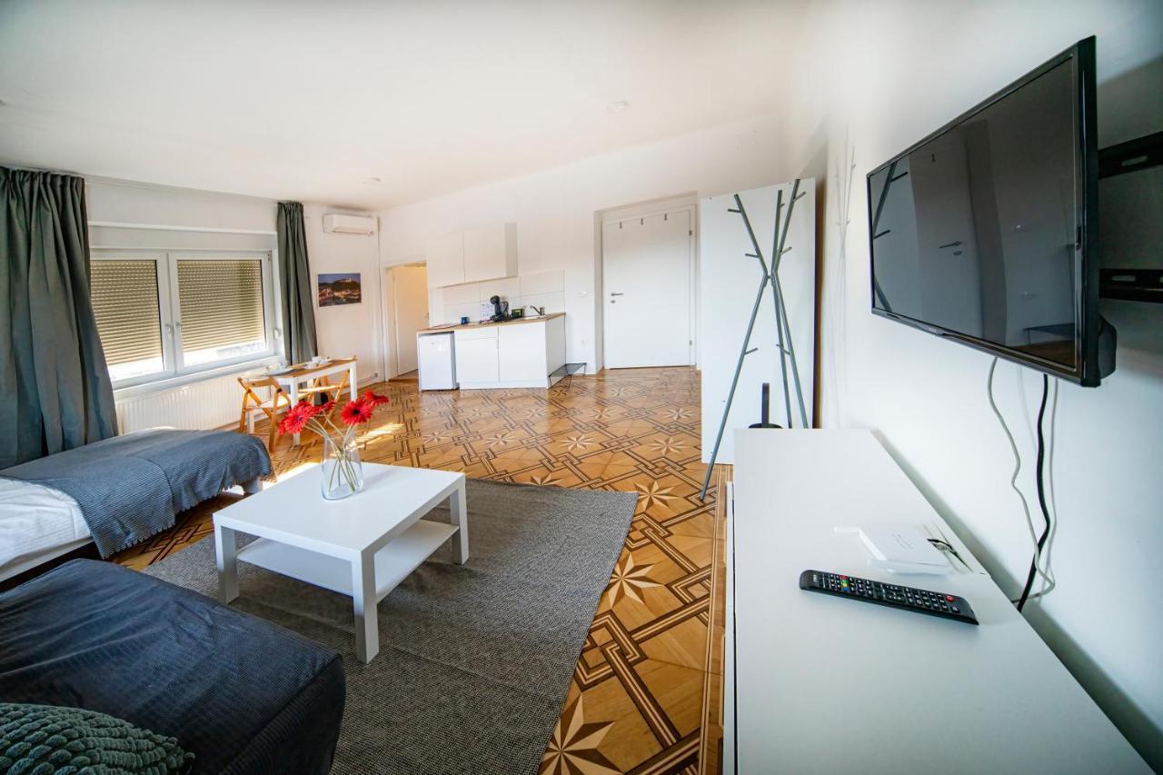 P & B Apartment Любляна Экстерьер фото