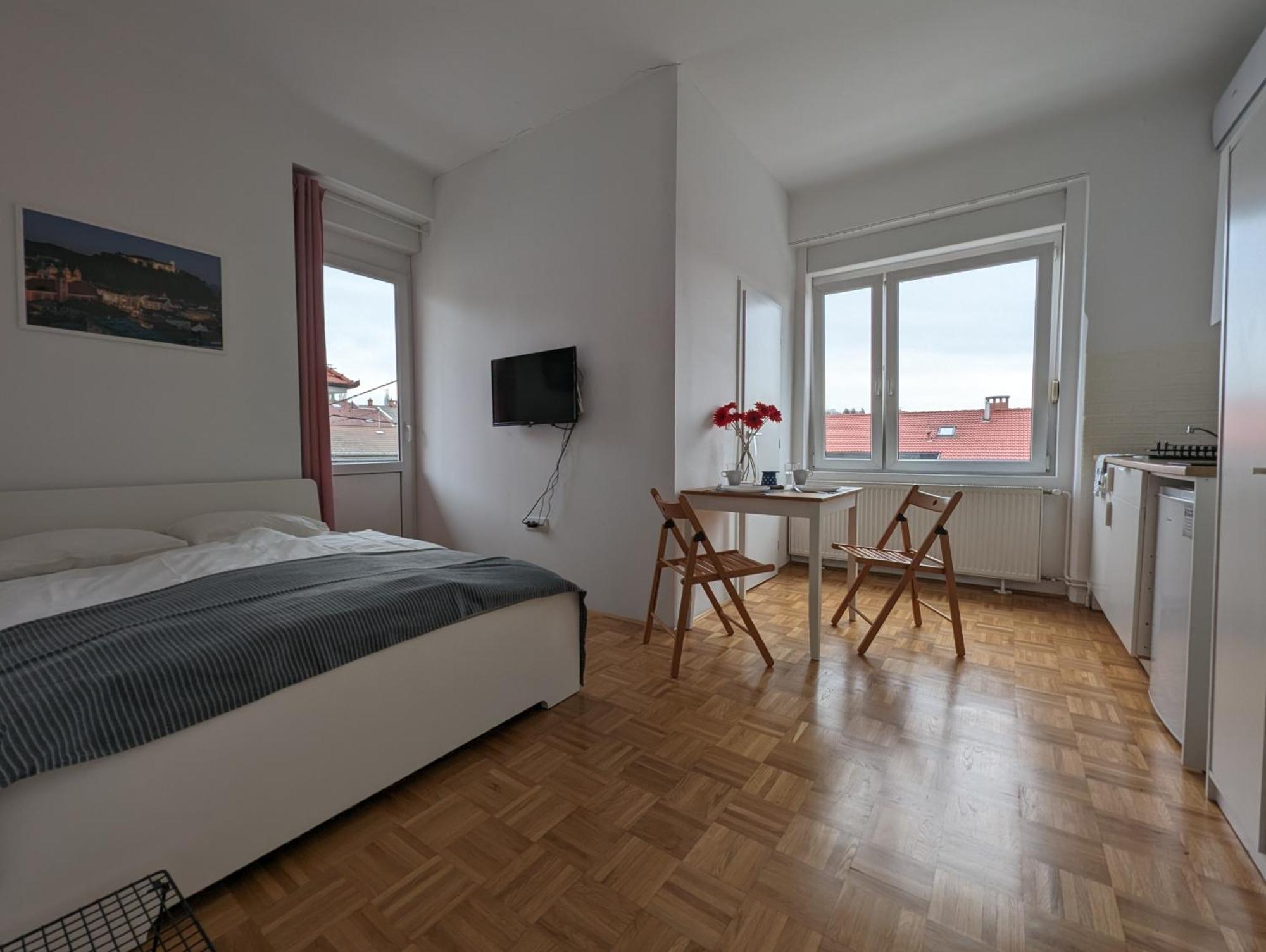 P & B Apartment Любляна Экстерьер фото